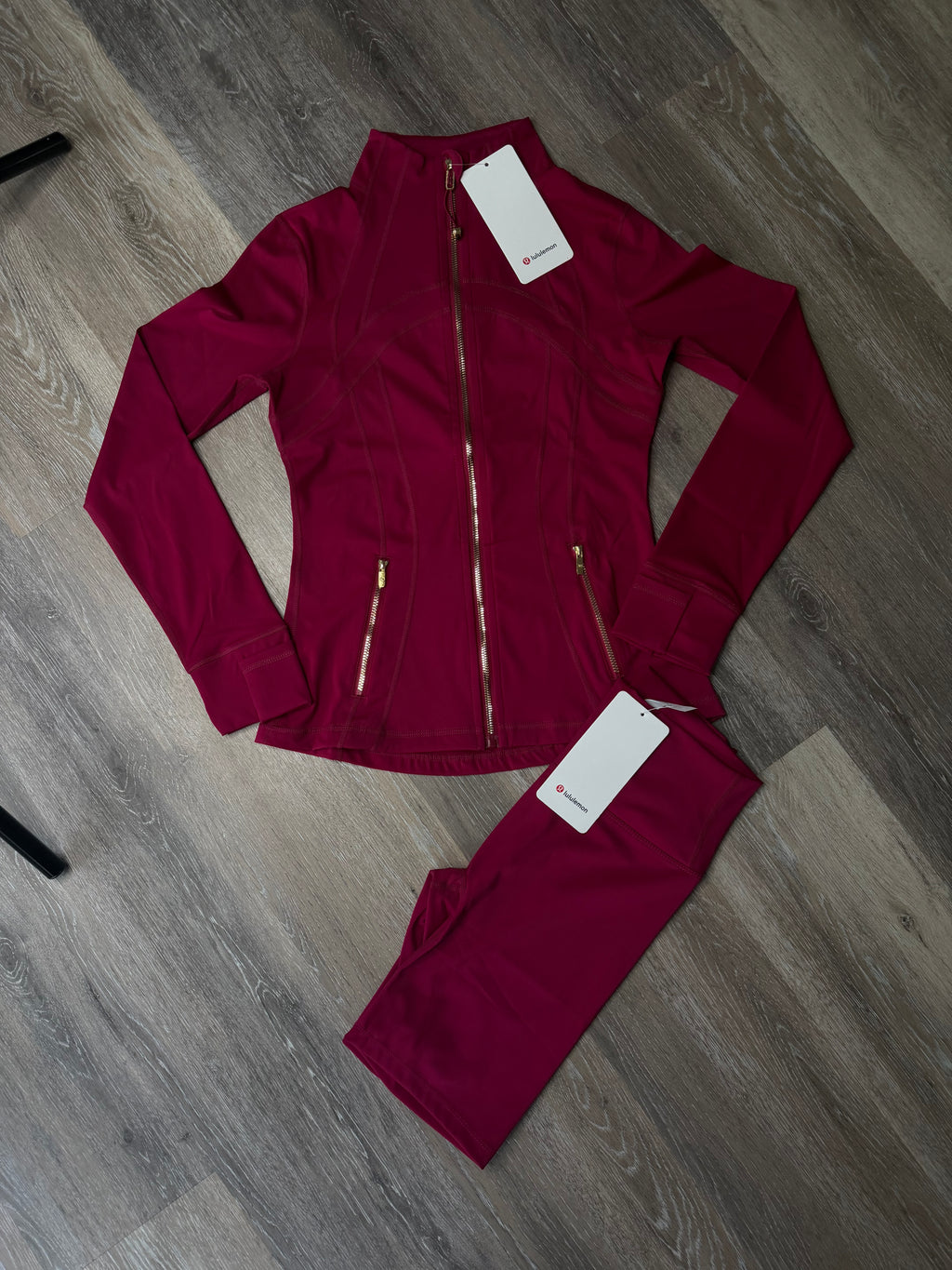 BURGUNDY DEFINE SHORTS ONLY