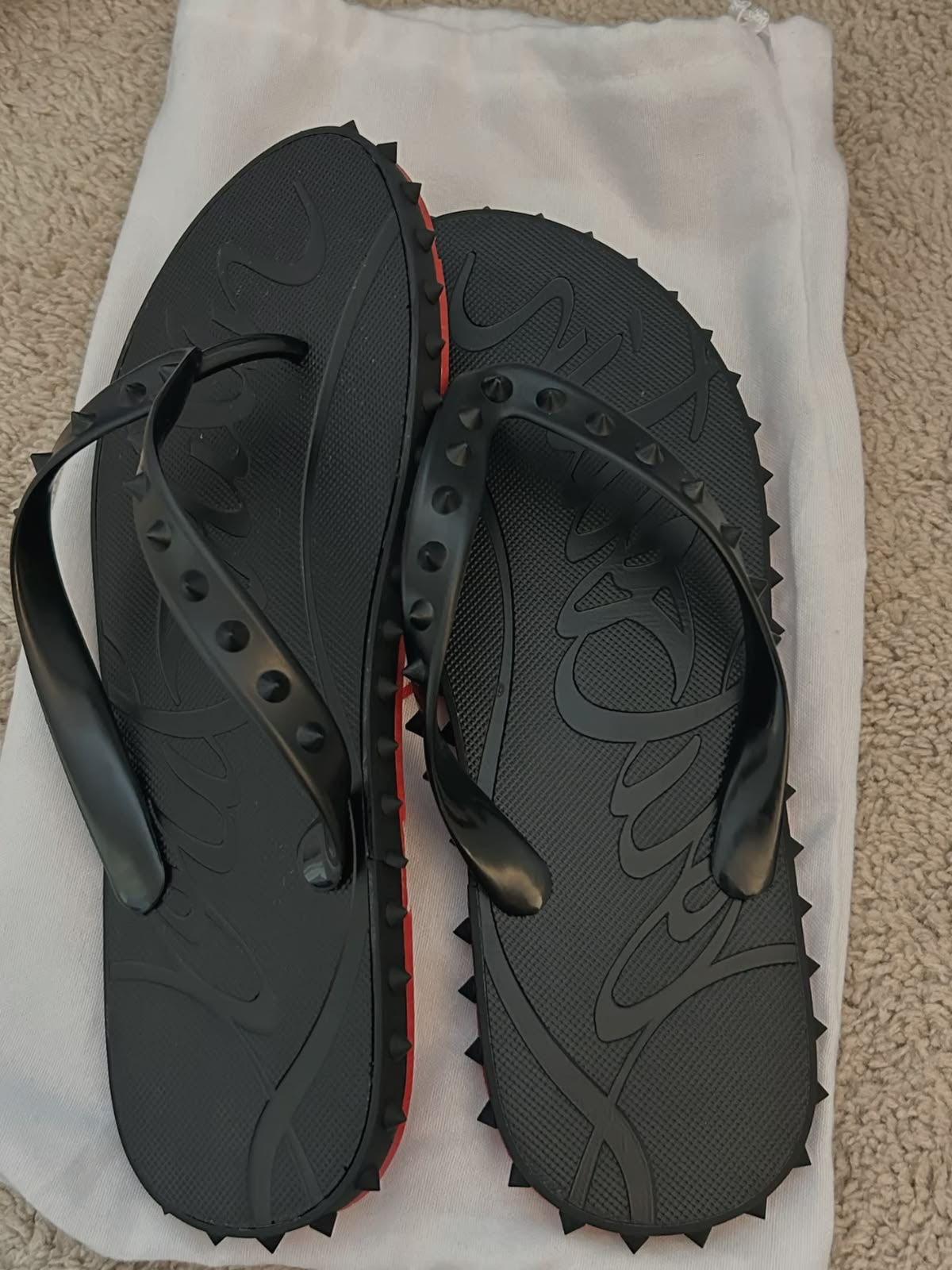 LOUIS V - SLIDES