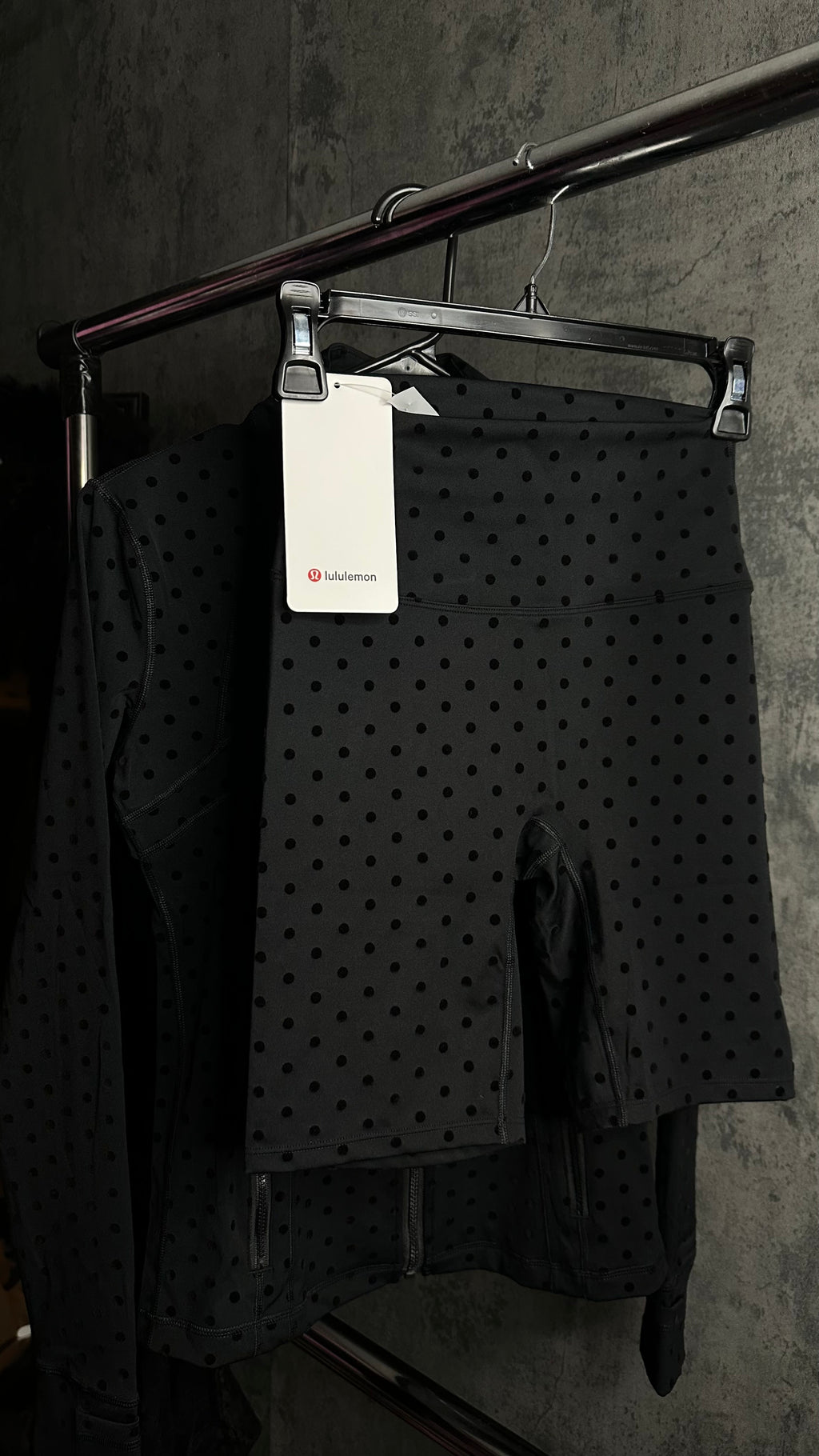 DEFINE SET - POLKA DOTS
