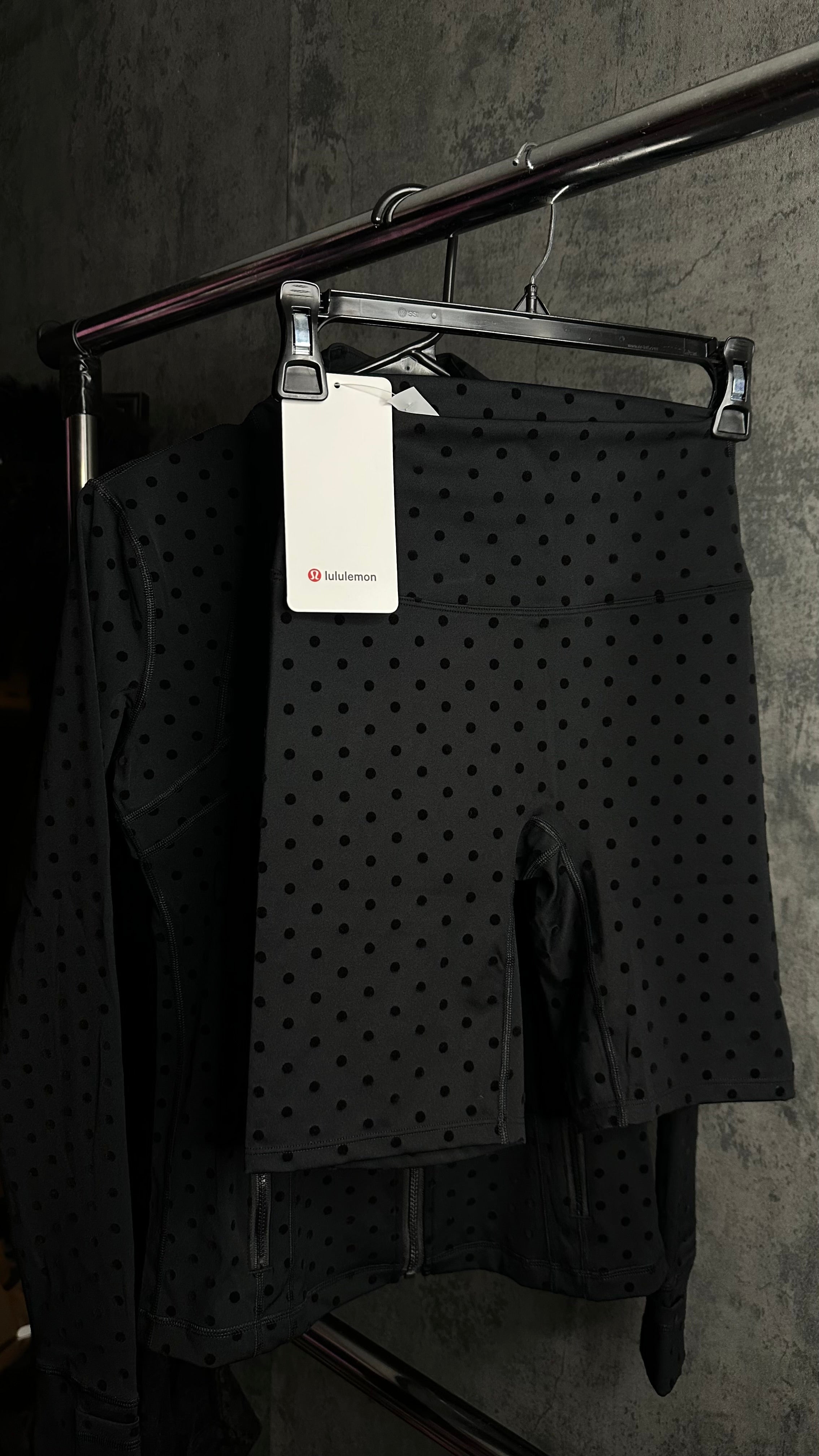 DEFINE SET - POLKA DOTS