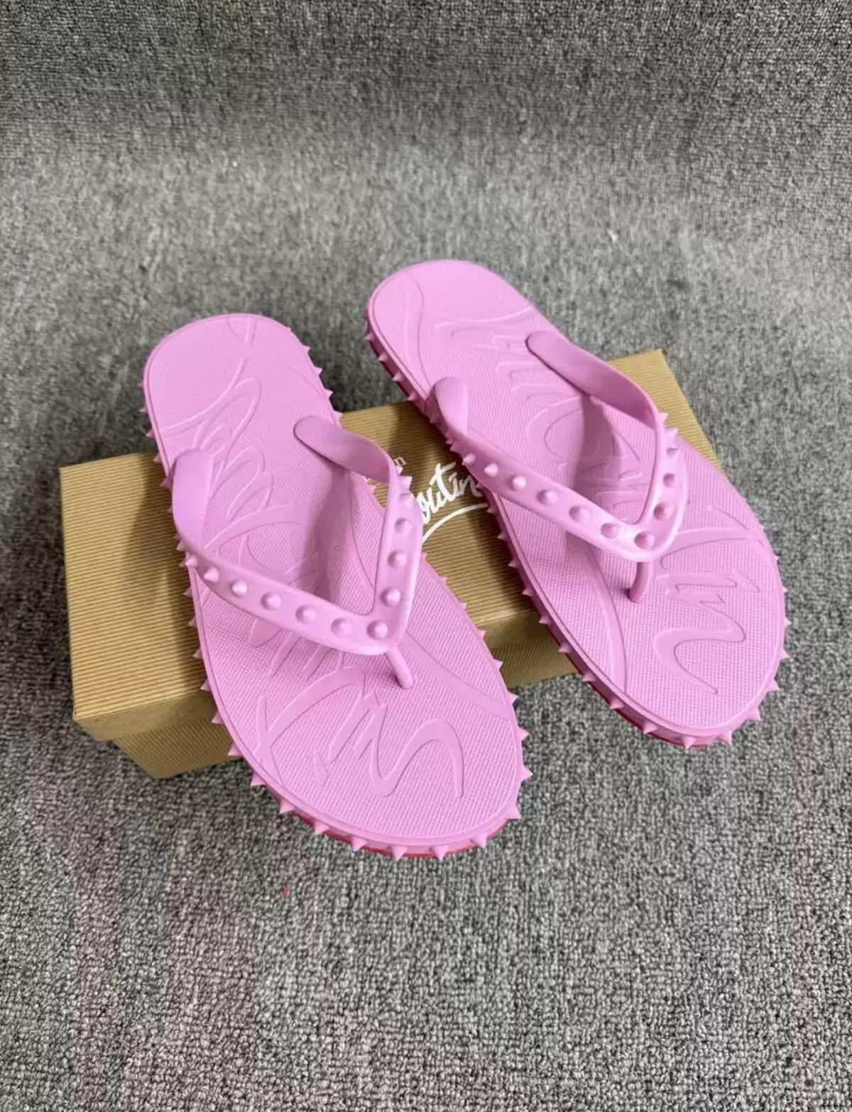 LOUIS V - SLIDES
